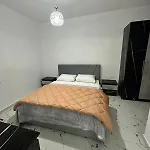Golden Bliss Apartment 2