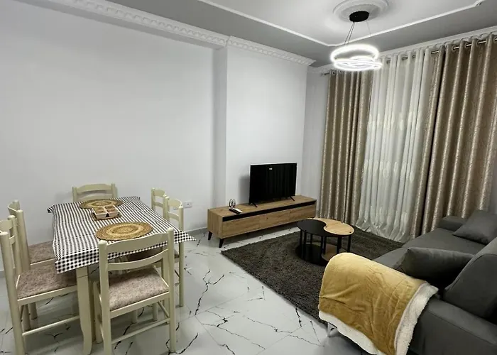Golden Bliss Apartment 2